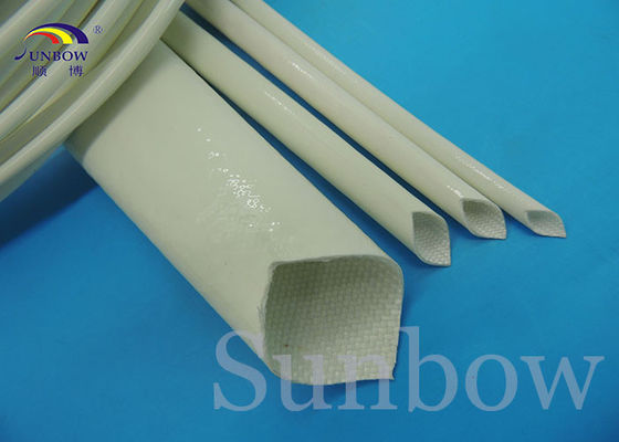 中国 スリーブを付ける4mmの電線のシリコーンのガラス繊維断熱材の袖 サプライヤー