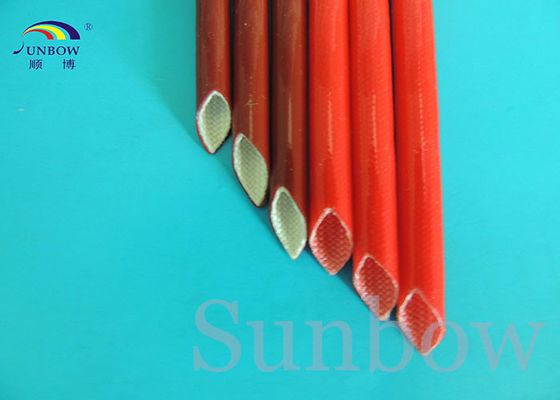 中国 赤い色の耐熱性シリコーン ゴムのガラス繊維のスリーブを付ける高温 サプライヤー